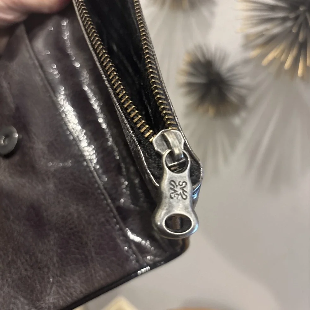 Simply Vera Wang Fold over Magnetic Handbag/Clutch/Wallet~Gunmetal‎ Gray~EUC